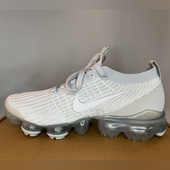 Women’s Nike Air VaporMax Flyknit 3 Pure Platinum Running Shoe EUC - Picture 6 of 14